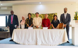 Noli Me Tangere Set for Arabic Translation